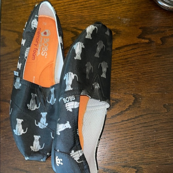 BOBS Black Slippers Comfortable Slip-On Design - Picture 5 of 8